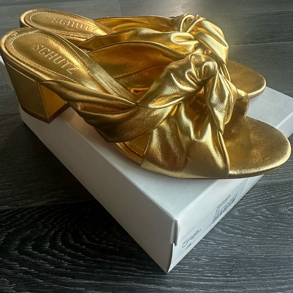 Schutz Mindy Mid Block Metallic Leather Sandal gold casual classic summer party